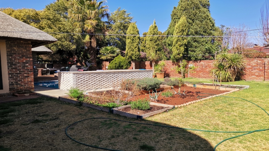 4 Bedroom Property for Sale in Van Der Hoff Park North West